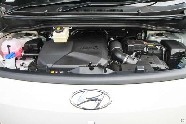 2023 Hyundai STARIA LOAD